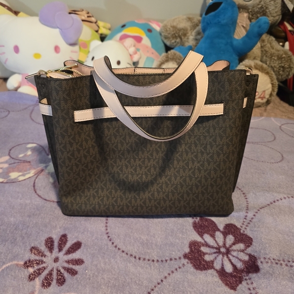 Michael kors satchel - Picture 4 of 9